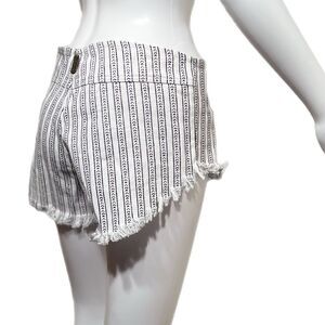 INDAH Vibe Lace Up Shorts